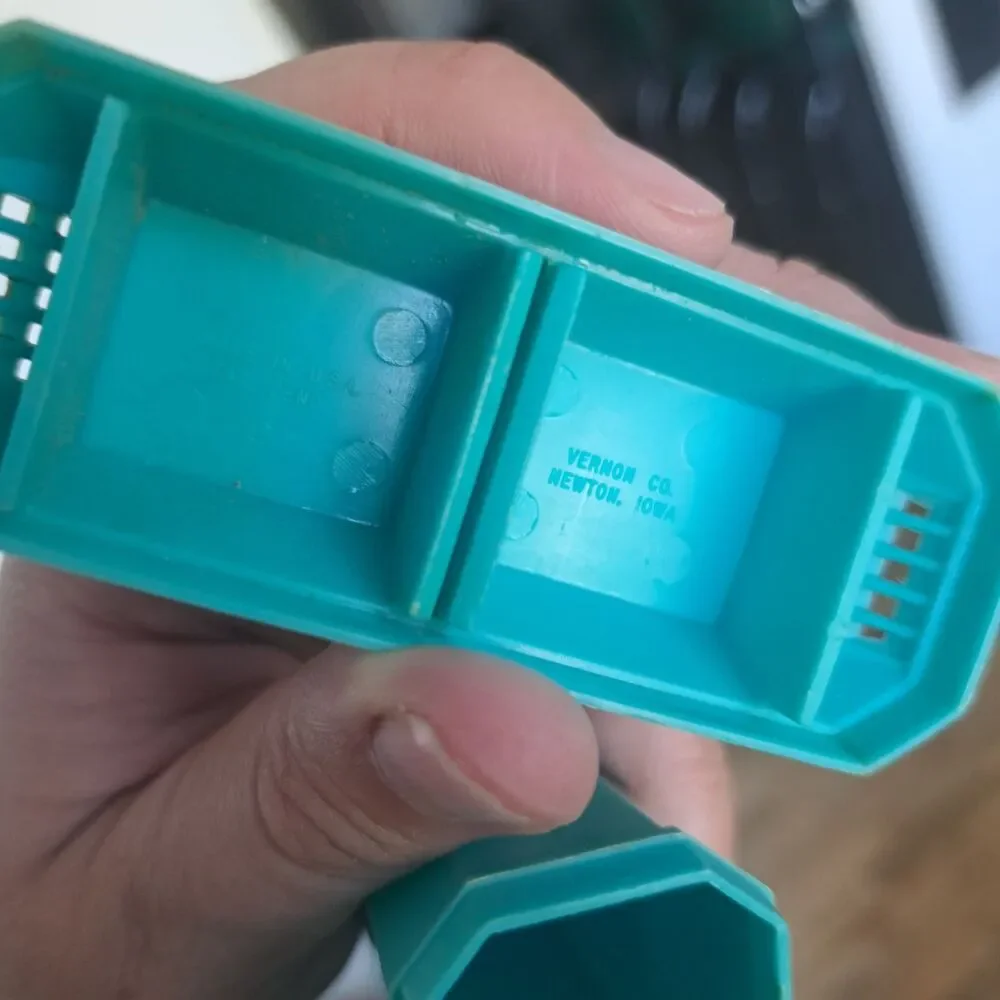 Vintage Vernco 2 in 1 Turquoise Teal Blue Plastic Bakelite Salt Pepper Shaker